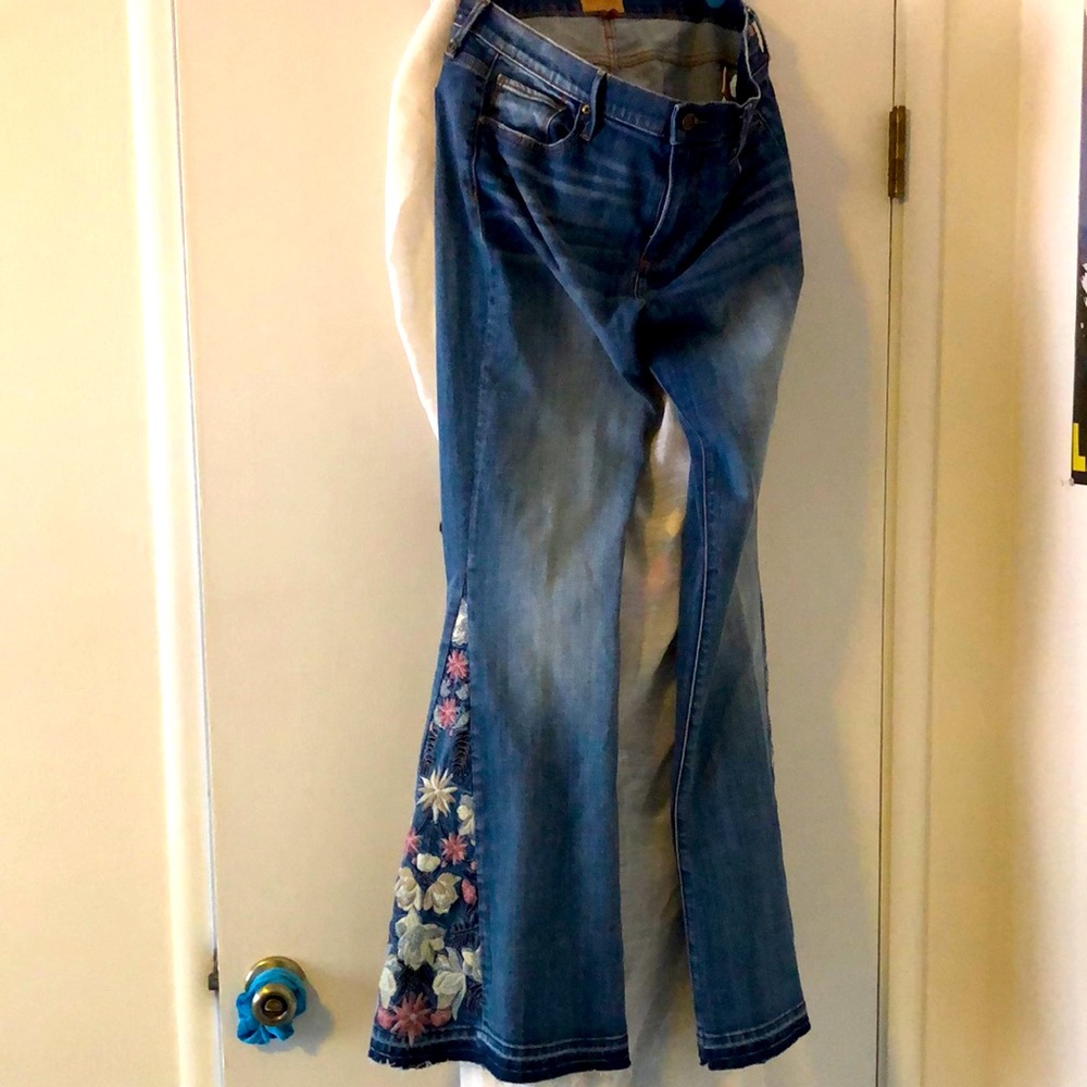 Driftwood floral bell bottoms sz 31